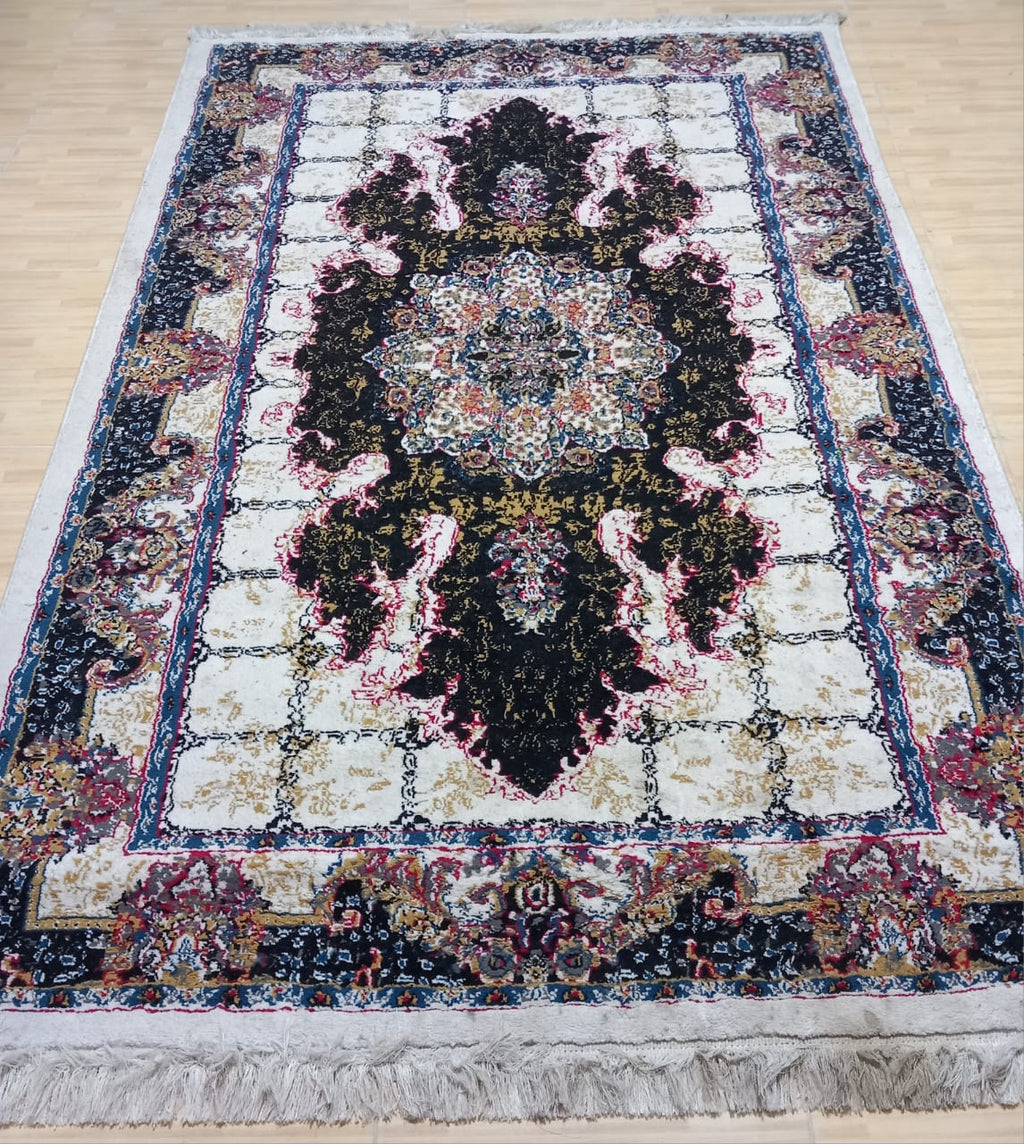 Premium Iranian Wool Rug – Like New