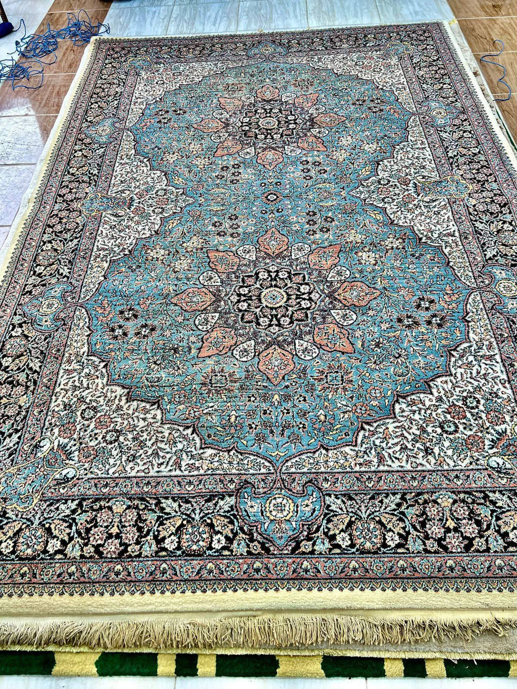 Pre-owned Luxury Iranian Wool Rug  Elegant Vintage Piece - like New