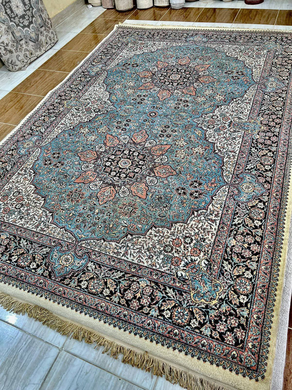 Pre-owned Luxury Iranian Wool Rug  Elegant Vintage Piece - like New