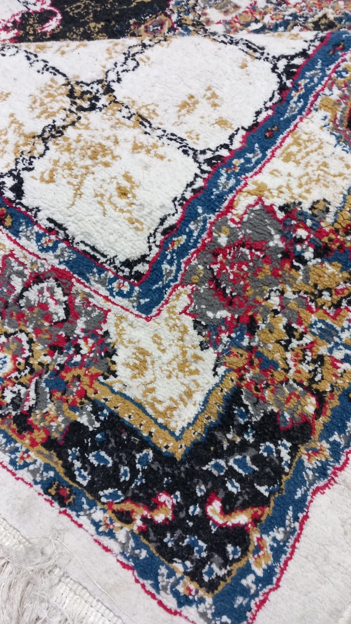 Premium Iranian Wool Rug – Like New