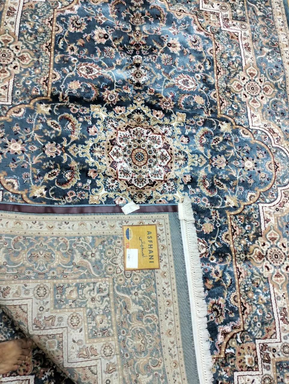 Pre-owned Luxury Isfahan Silk Rug - like new
