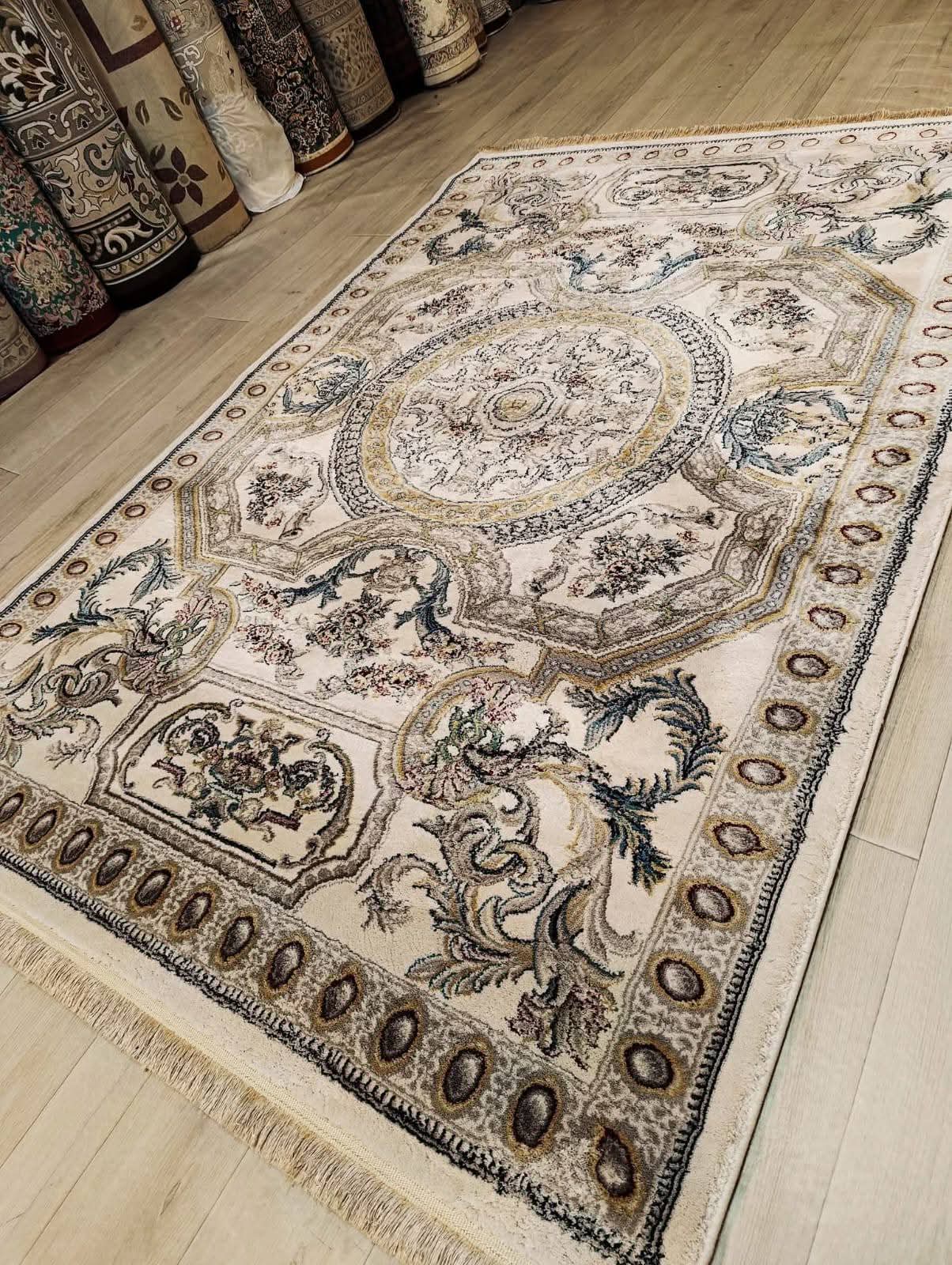 Premium Turkish Kashmir Silk Rug (pre_Owend) like New