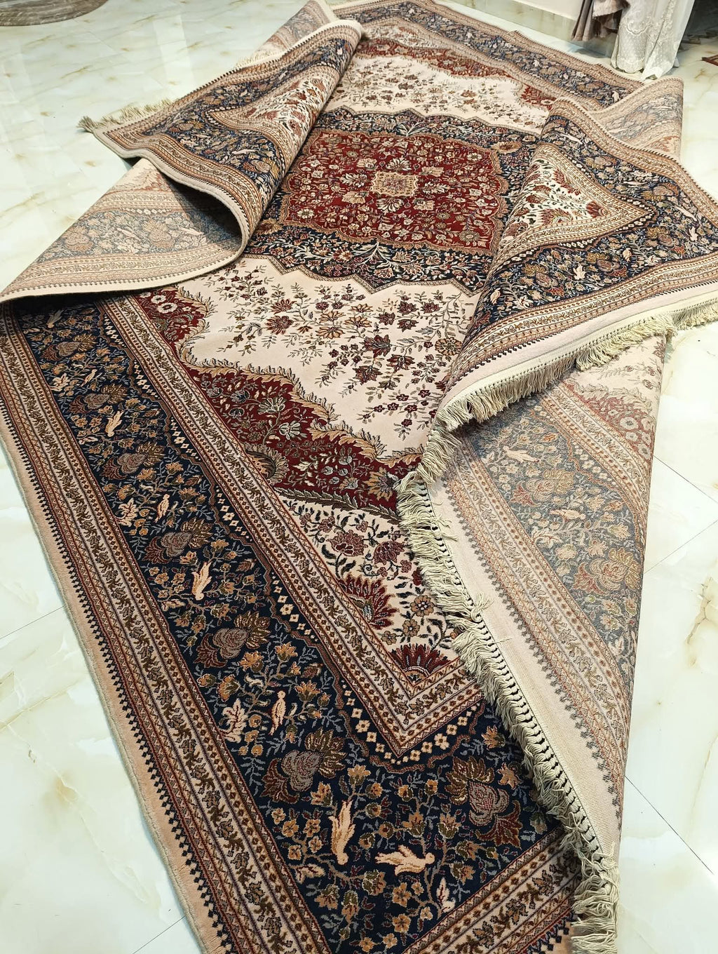 Luxury Persian Rug – | Natural Wool & Silk Blend | Premium Iranian Masterpiece (pre_Owend)