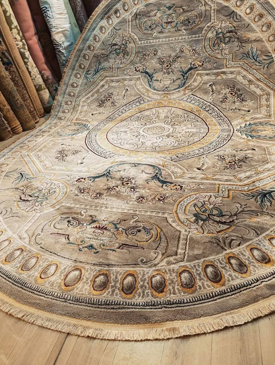 Premium Iranian Silk Oval Rug (pre_Owend)