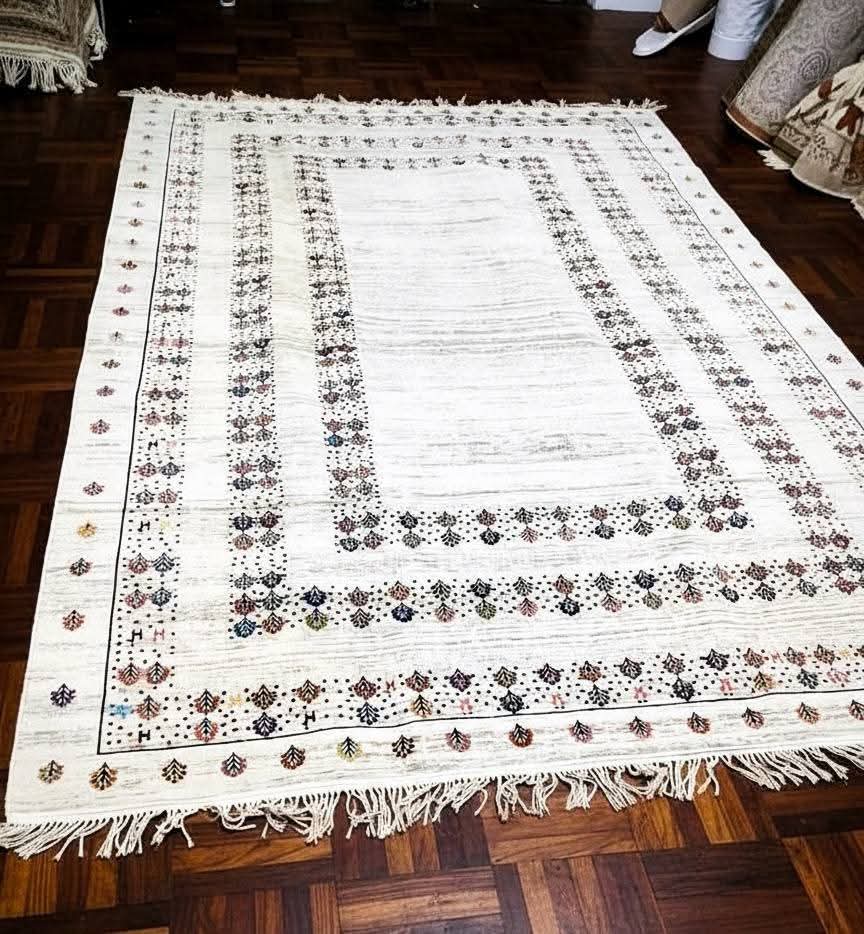 Luxury Iranian Natural Wool Rug - Zero Use
