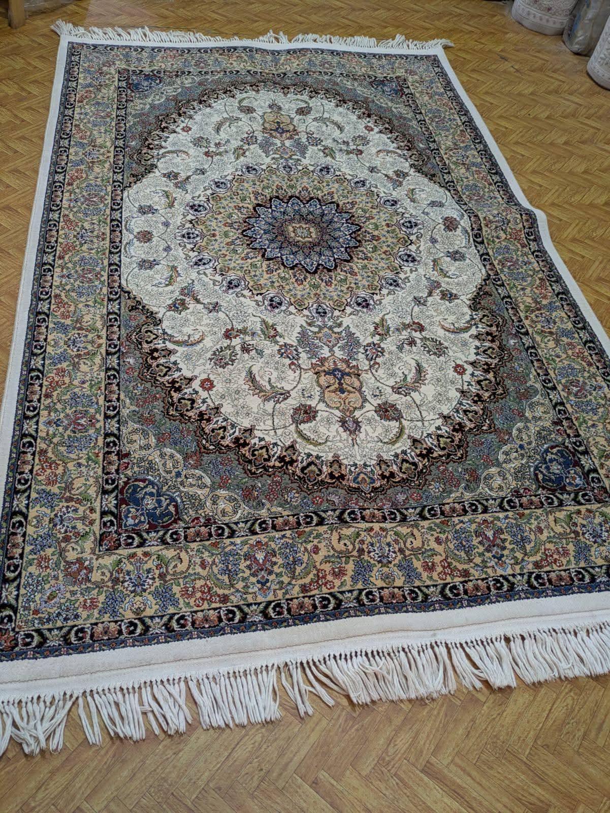 Pre-owned Premium Iranian Wool Rug - like New