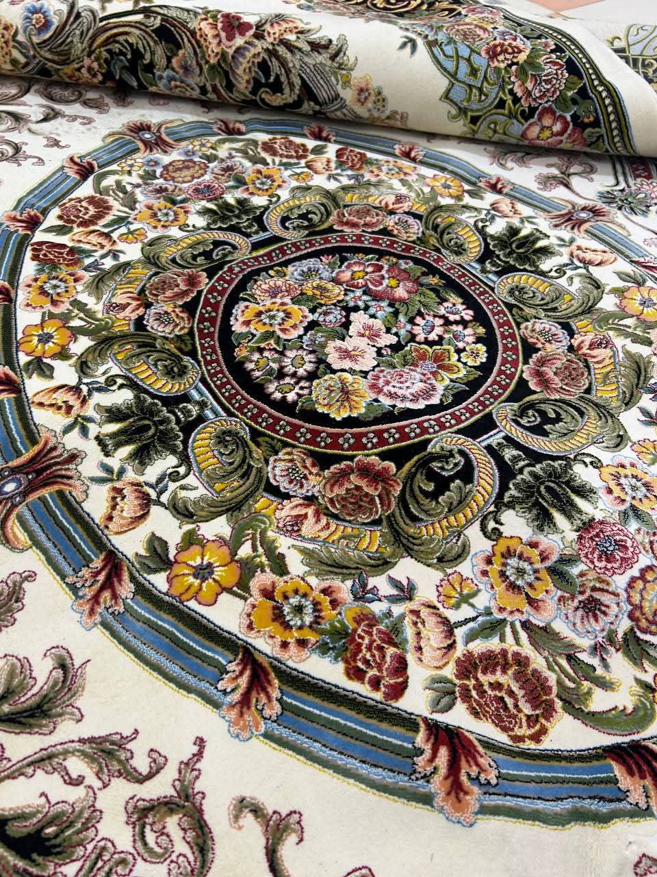Luxury Persian Silk Rug - like New